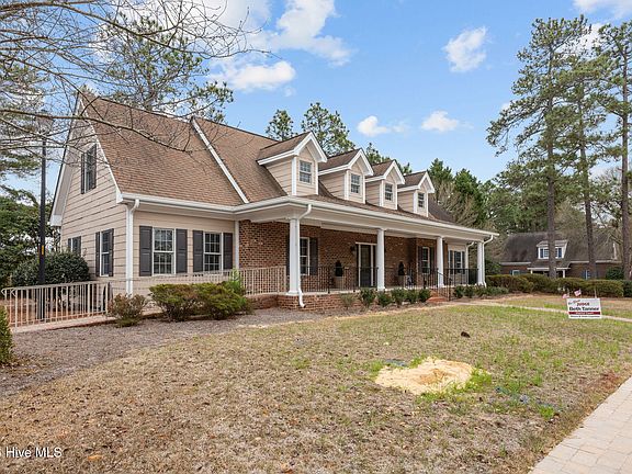 4th image of 40 Parker Ln