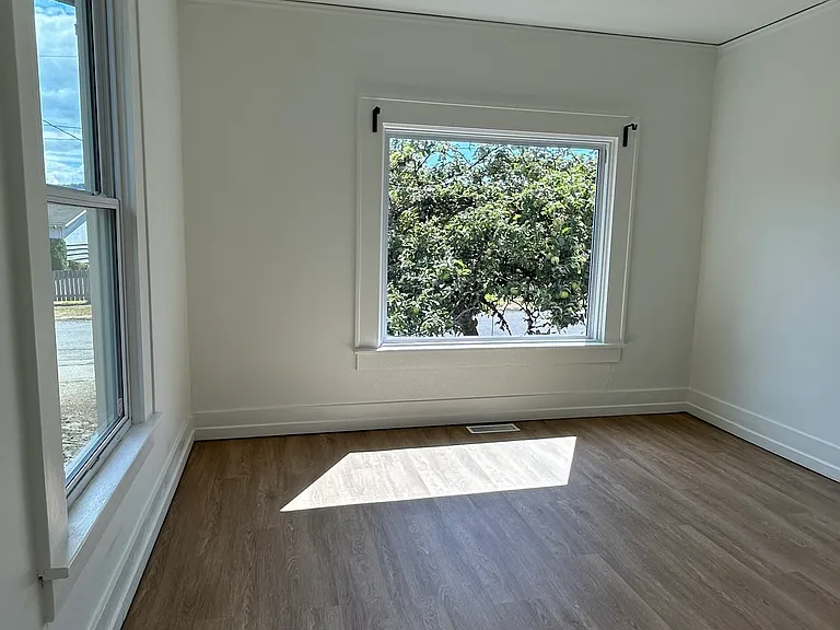 2200 Iron St — Photo 24