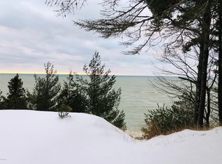 10525 N Old Freesoil Rd, Manistee, MI 49660