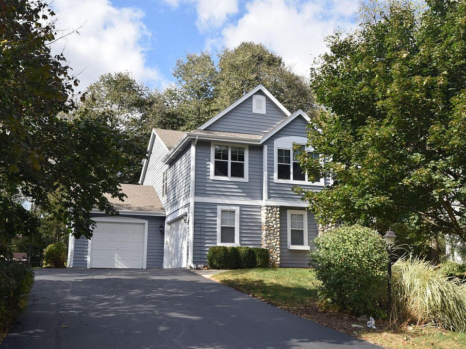 1st image of W241N7315 S Woodsview Dr
