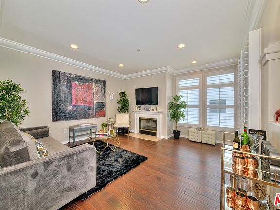 3rd image of 11737 Goshen Ave APT 202
