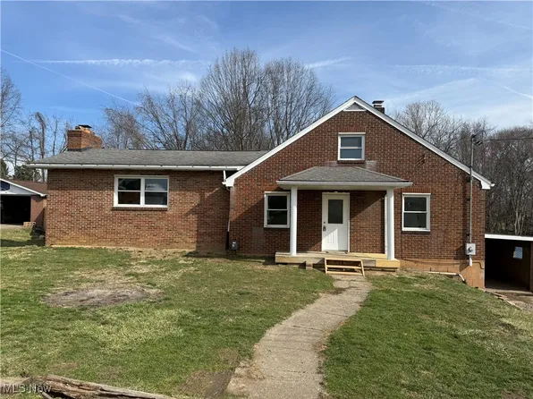 232 Vine St, Follansbee, WV 26037