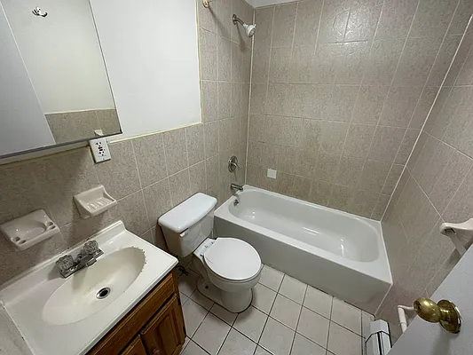 Rented by Premier Metro Realty Corp | media 15