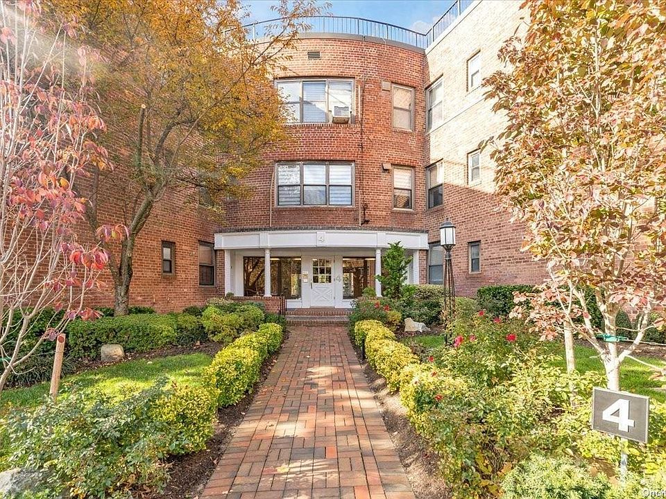 1st image of 4 Townhouse Place #2G