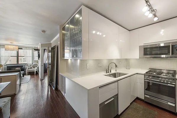 Sold by Nest Seekers International | media 14