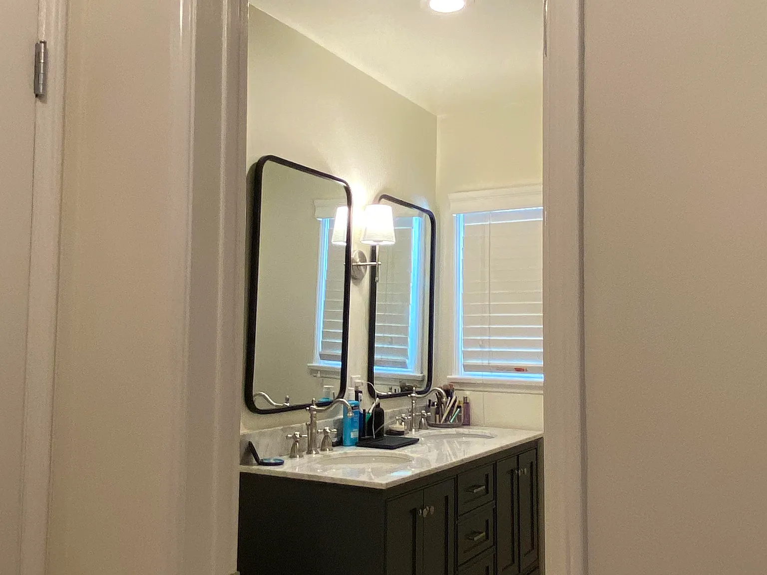 1407 S Beverly Glen Blvd — Photo 4