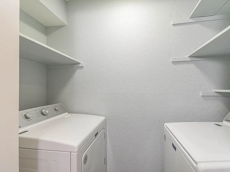 8806 Lakeside Forest Dr — Photo 20
