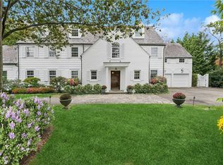 352 Pondfield Rd, Bronxville, NY 10708