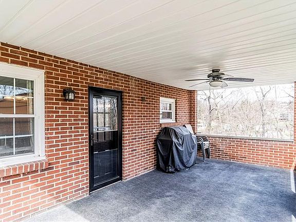3rd image of 1119 McKnight Dr