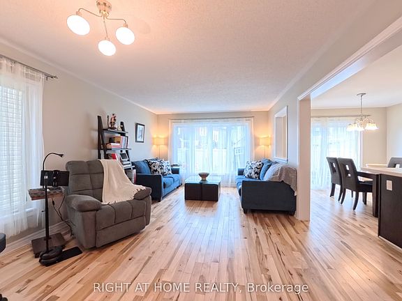 5th image of 566 Dundonald Dr