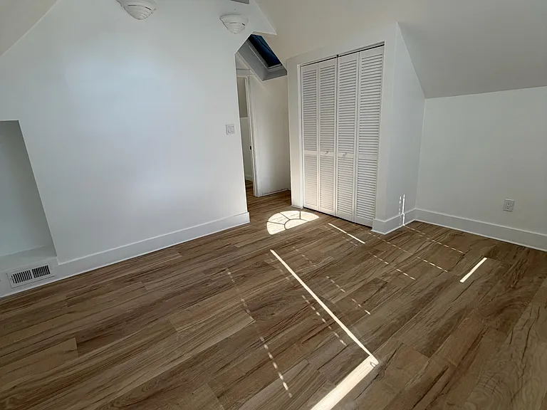 408 Front St — Photo 12