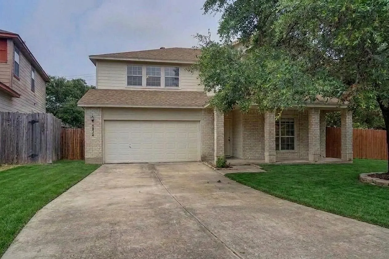 3 bed, 2.5 bath, 2508 sqft, $2,200 — Photo 2