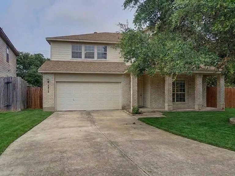 Front yard (Cul-de-Sac)