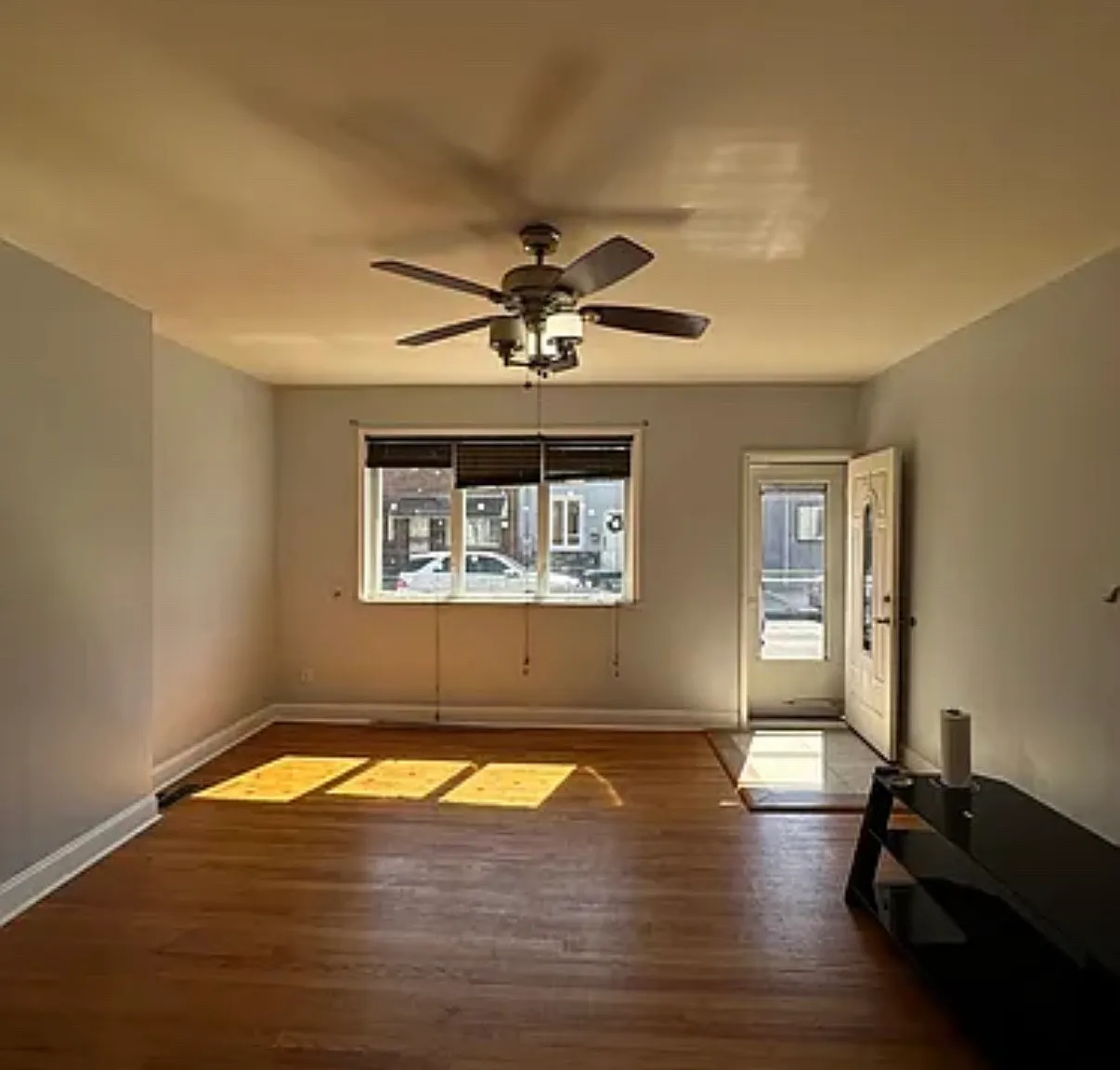2 bed, 1182 sqft, $1,900 — Photo 2