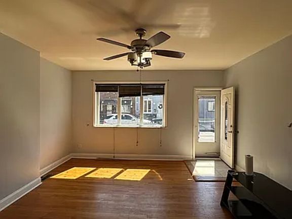 2nd image of 3242 Edgemont St