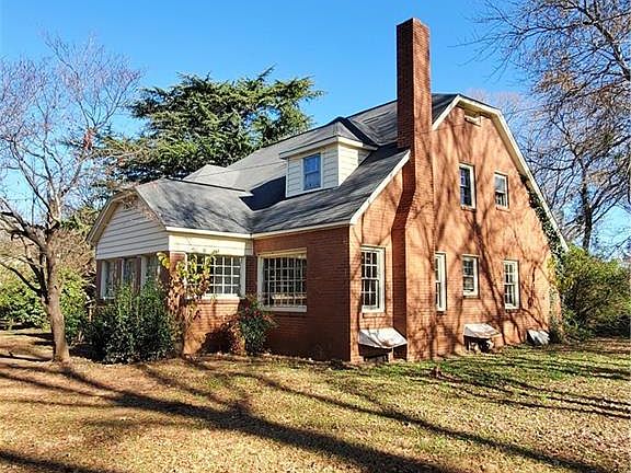 2nd image of 1520 Avondale Dr