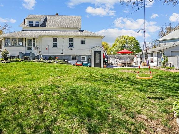3rd image of 38 Binghampton Ave