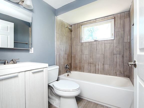 5th image of 8415 Bobolink Dr