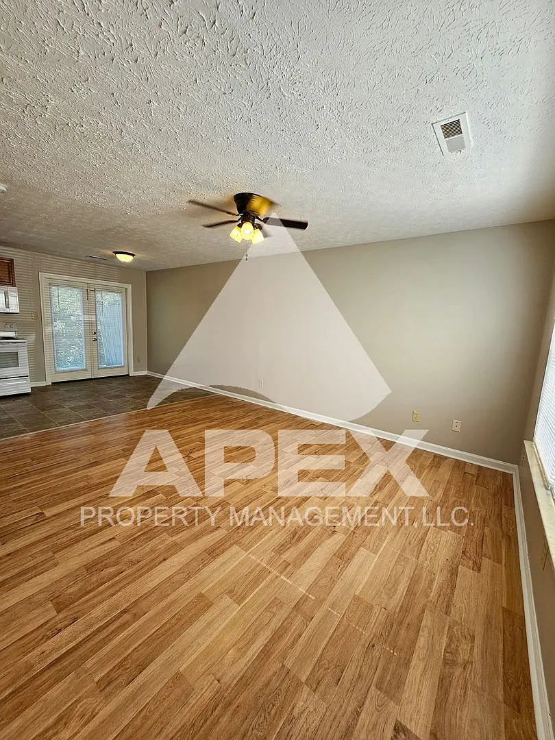 Beautiful 3 Bd 1.5 Ba Townhouse in WEST Knoxville! — Photo 3