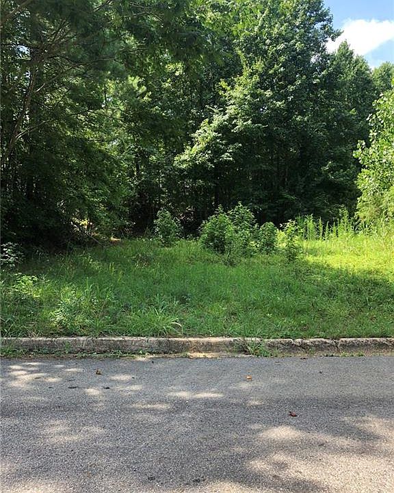 2nd image of 4749 Woodvale Dr