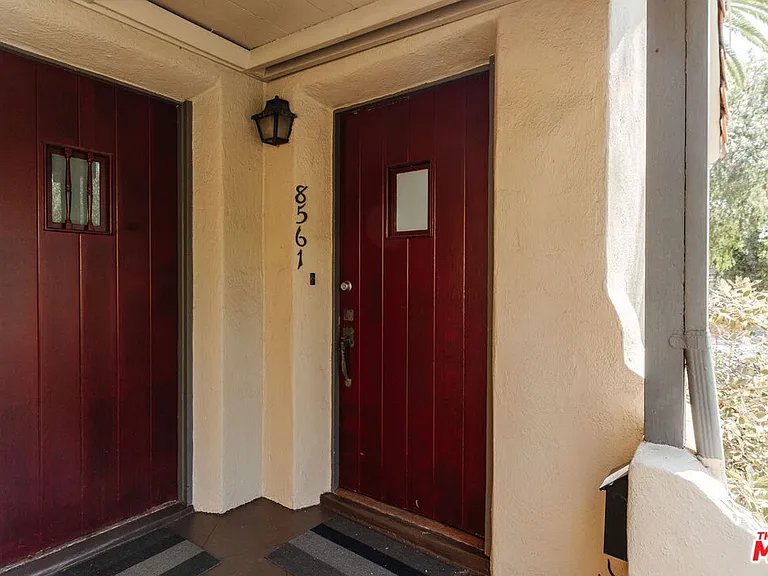 8561 Rugby Dr — Photo 21