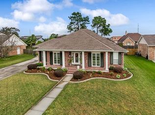 1301 Lake Louise Dr, Gretna, LA 70056