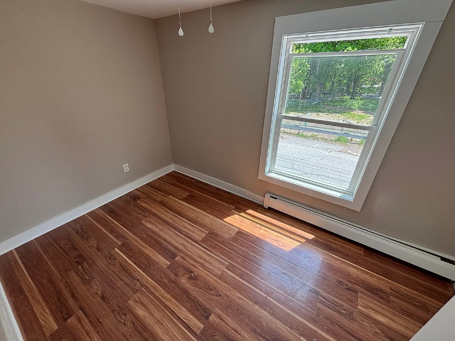 2 bed, 1.0 bath, 900 sqft, $1,450 — Photo 3
