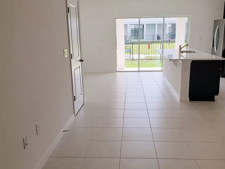 729 Maple Oak Dr — Photo 4