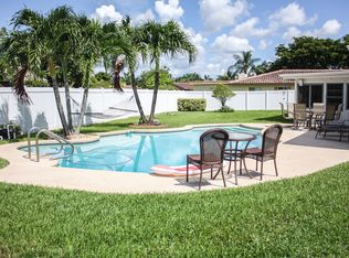 11040 Glenwood Dr, Coral Springs, FL 33065