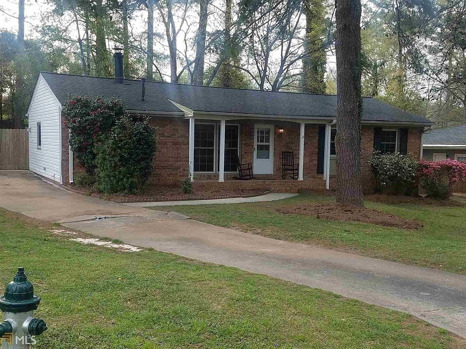 1st image of 2720 Carolyn Dr SE