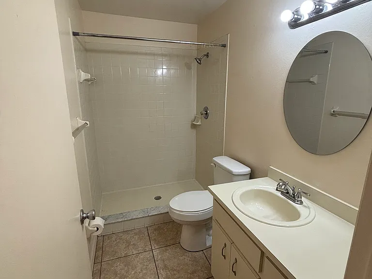 1140 Dosseywood Ln #1 — Photo 9