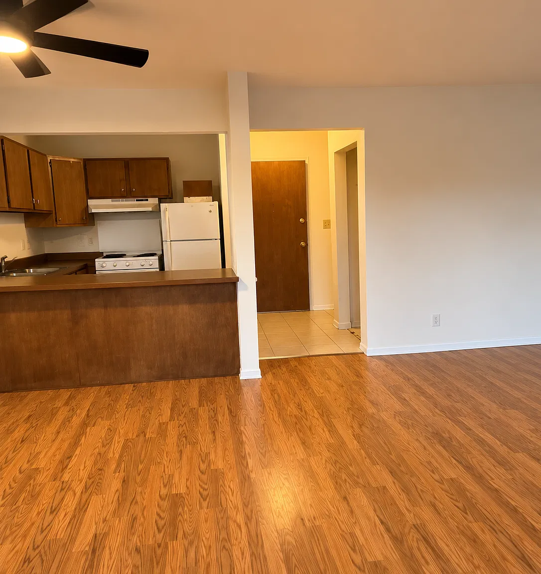 2 bed, 1200 sqft, $2,100 — Photo 2