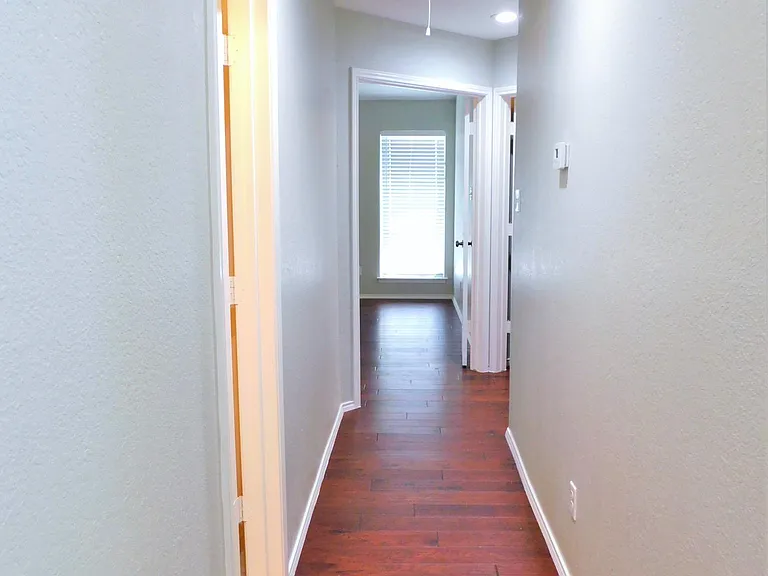 1539 Pickwick Ln — Photo 20