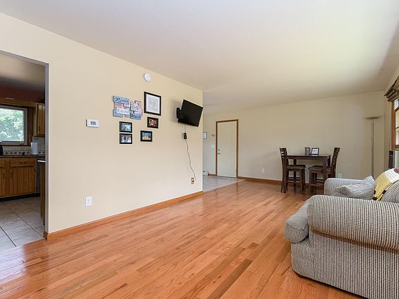 5th image of 135 Kelwood Ln
