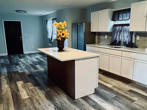 2nd image of 154 N Main St #1