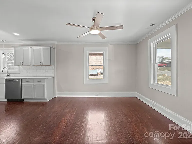 1108 Lutz St SW — Photo 7