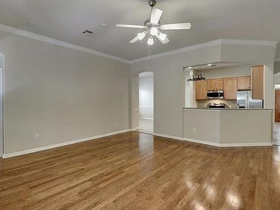 5th image of 3304 Luminoso Ln E