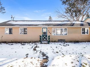 725 Kinnickinnic St, Prescott, WI 54021