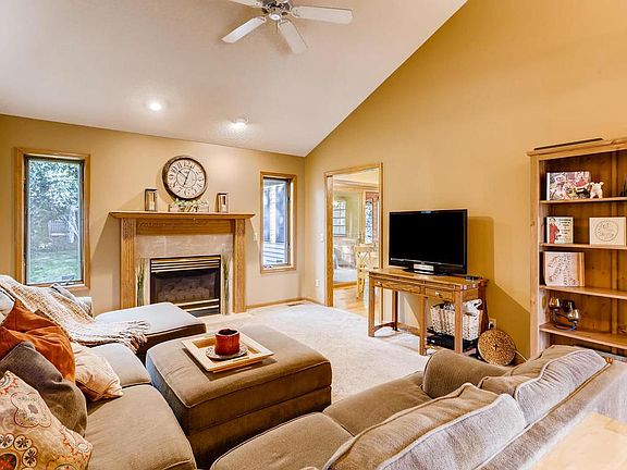 5th image of 2301 Hillwood Dr E