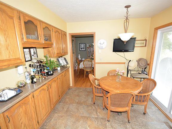4th image of 4040 48th St