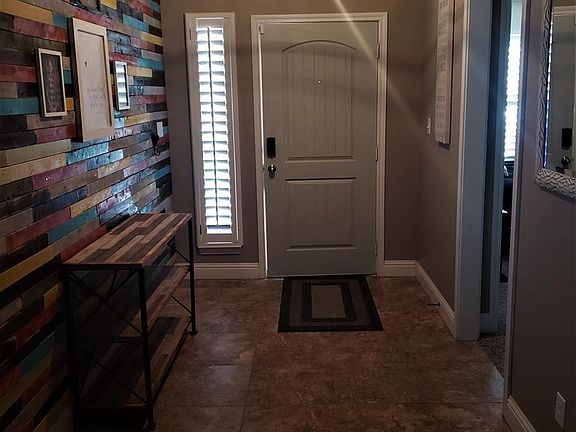 4th image of 5905 Wagner Dr