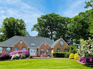 8 Homewood Dr, Morristown, NJ 07960