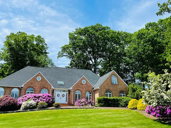 8 Homewood Dr, Morristown, NJ 07960