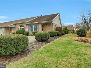 349 Stonegate Cir S, Chambersburg, PA 17201