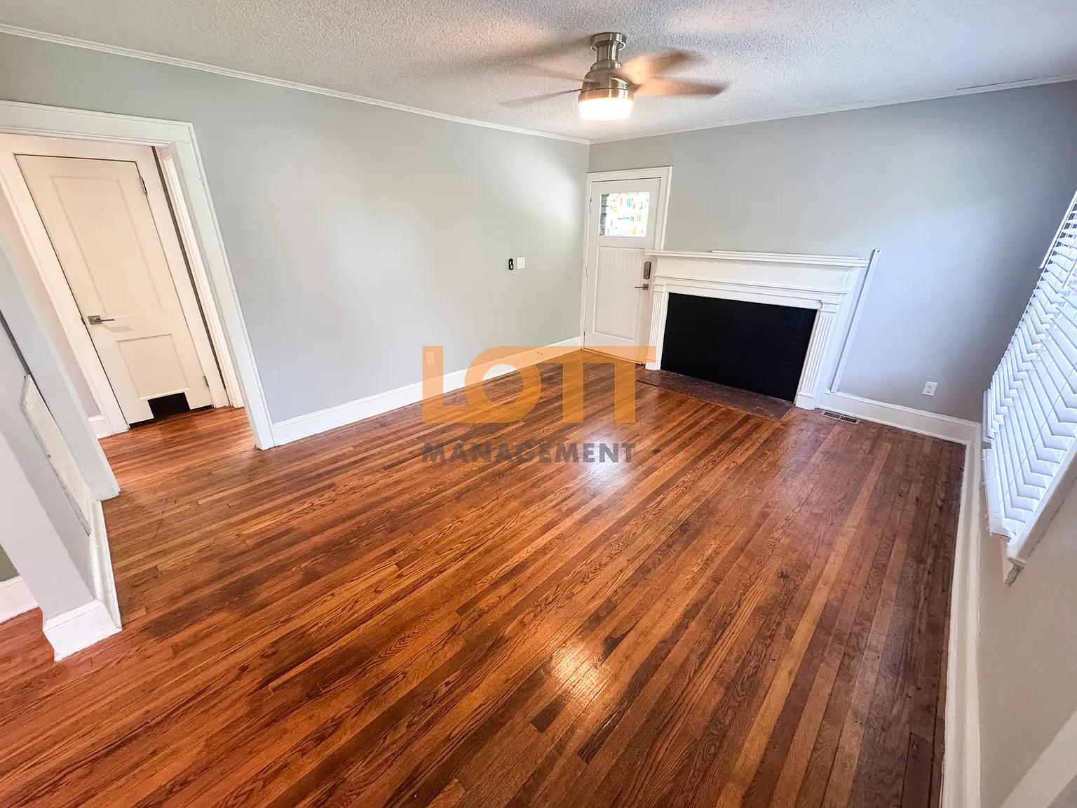 2 bed, 984 sqft, $1,700 — Photo 3
