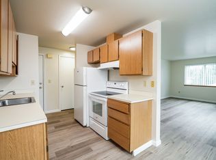 5709 Highway Pl APT 108, Everett, WA 98203