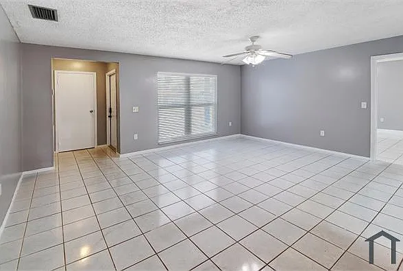 5 bed, $5,730 — Photo 4