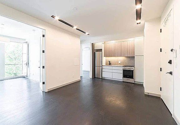 3rd image of 228 Winthrop St #4F