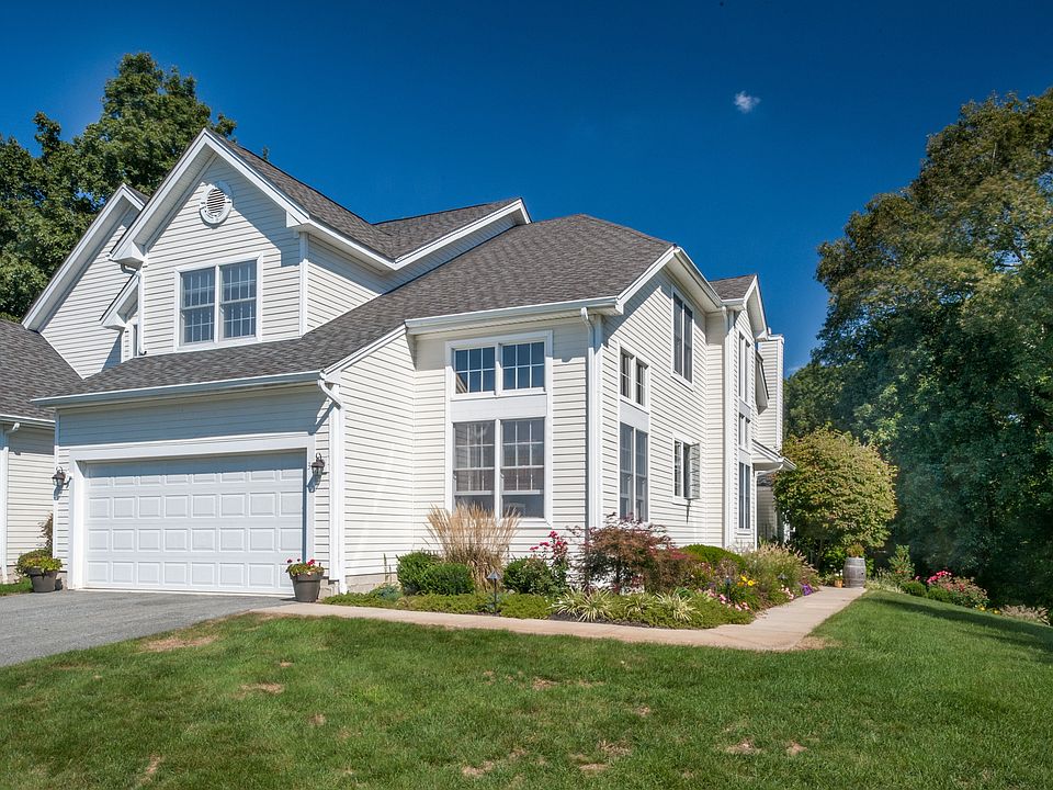 1st image of 35 Ivy Garden Way