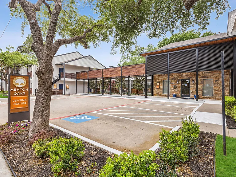 Ashton Oaks Apartments — Photo 18